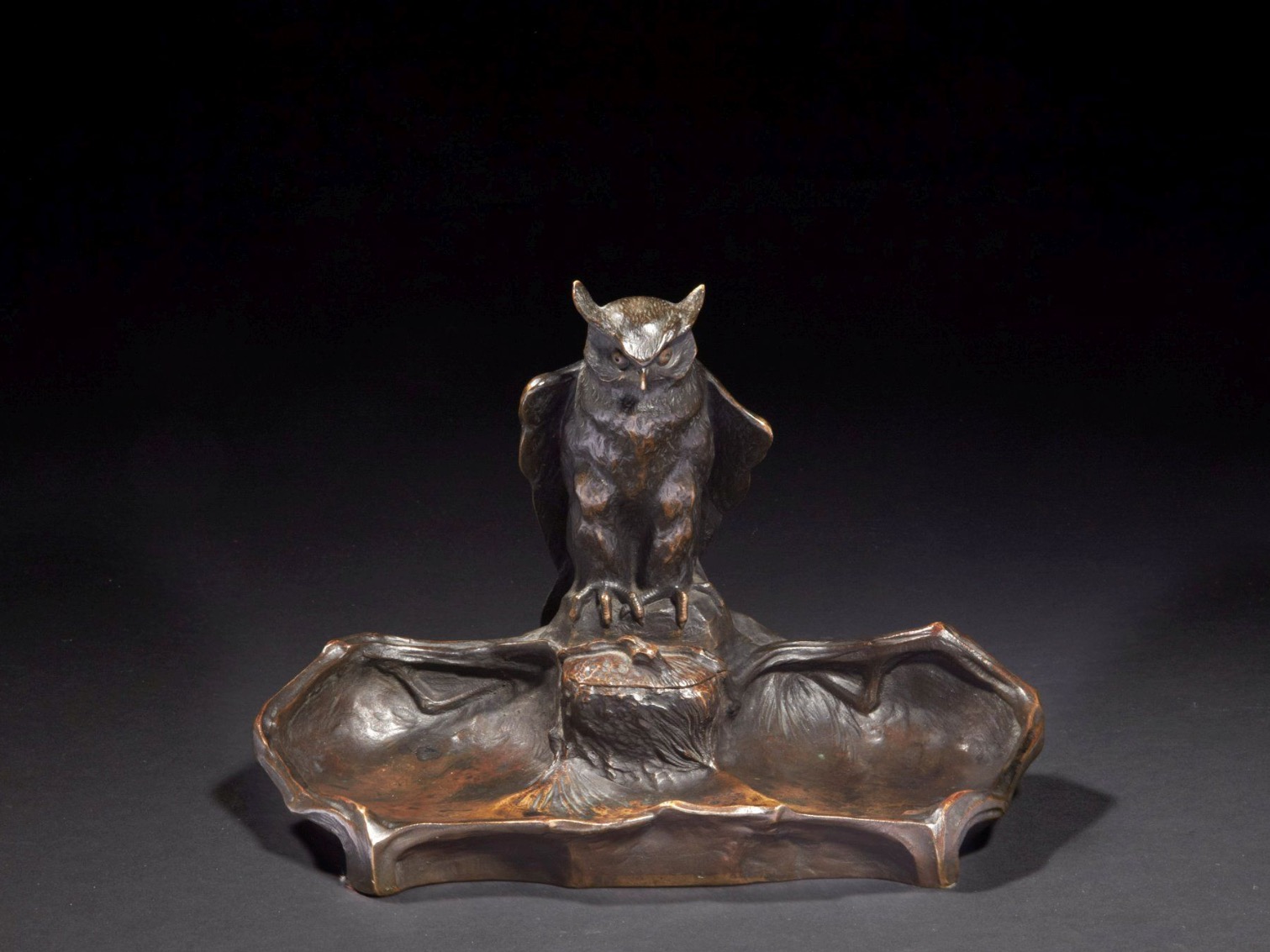 Encrier Hibou. C 1905.